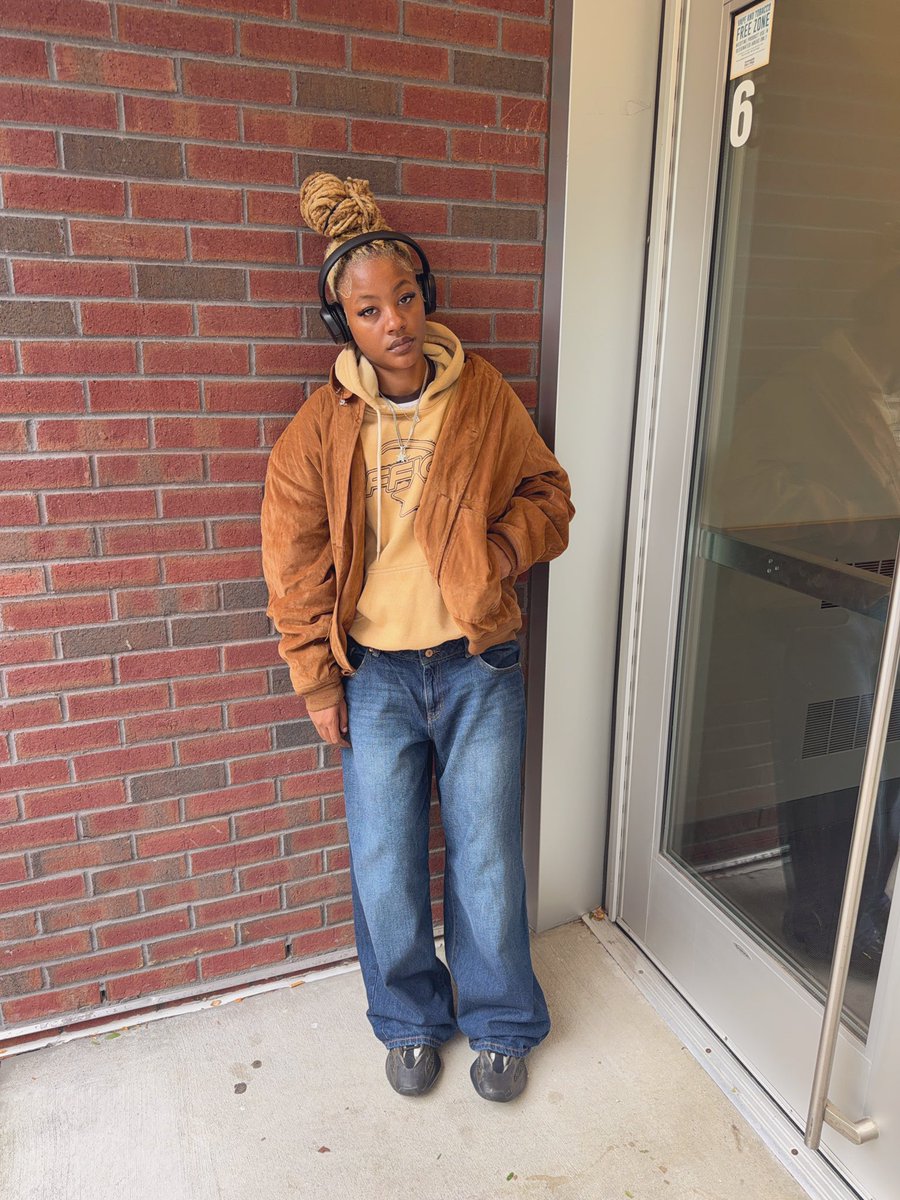 BriannaShow24's tweet photo. Fall szn here https://t.co/HO7ez5VbZS