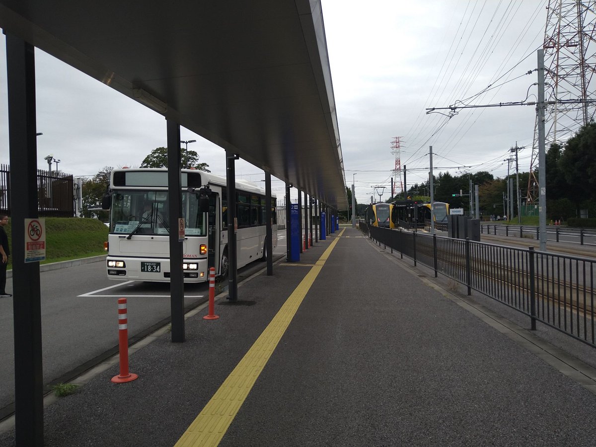 Eku_lightline's tweet photo. @JMUJUG @IWAA_SAWWAA #県東県南地域高規格道路高速道路巡り
①フル点でLRTとツーショのシーン
②清原地区市民センターでフォトタイムのシーン
③フル点でLRTとツーショのシーン②
④清原でエンジン撮影会のシーン https://t.co/VBK23Uugqh