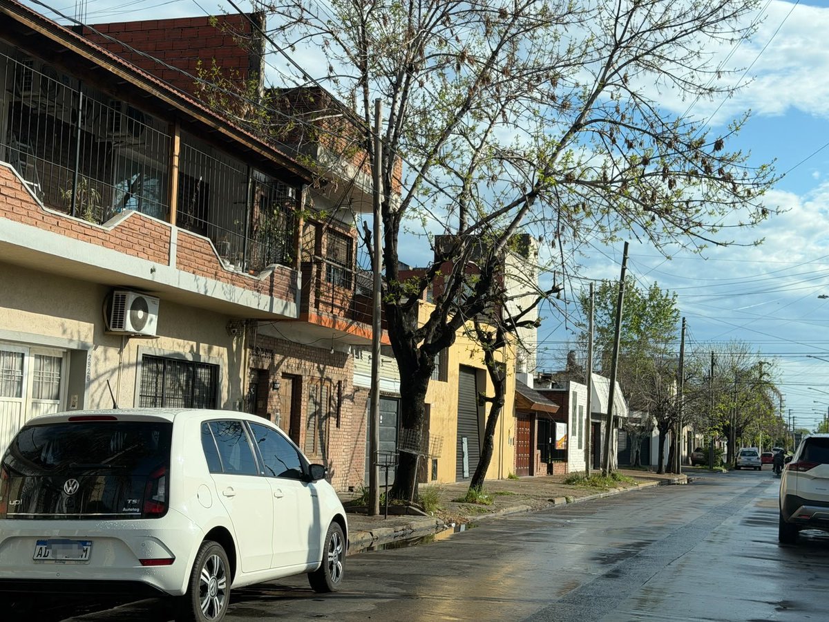 TraductorTeAma's tweet photo. 🚨🇦🇷 GRAVE| DELIRIO ABSOLUTO DE ESPINOZA EN LA MATANZA.

Puso estacionamiento medido en barrios residenciales donde no hay colapso de tránsito alguno.

Si el vecino de un barrio NORMAL quiere estacionar un rato en la vereda ahora tiene que pagarle el Botox a Epsinoza.

El apoyo kuka a los trabajadores es aumentarles impuestos.