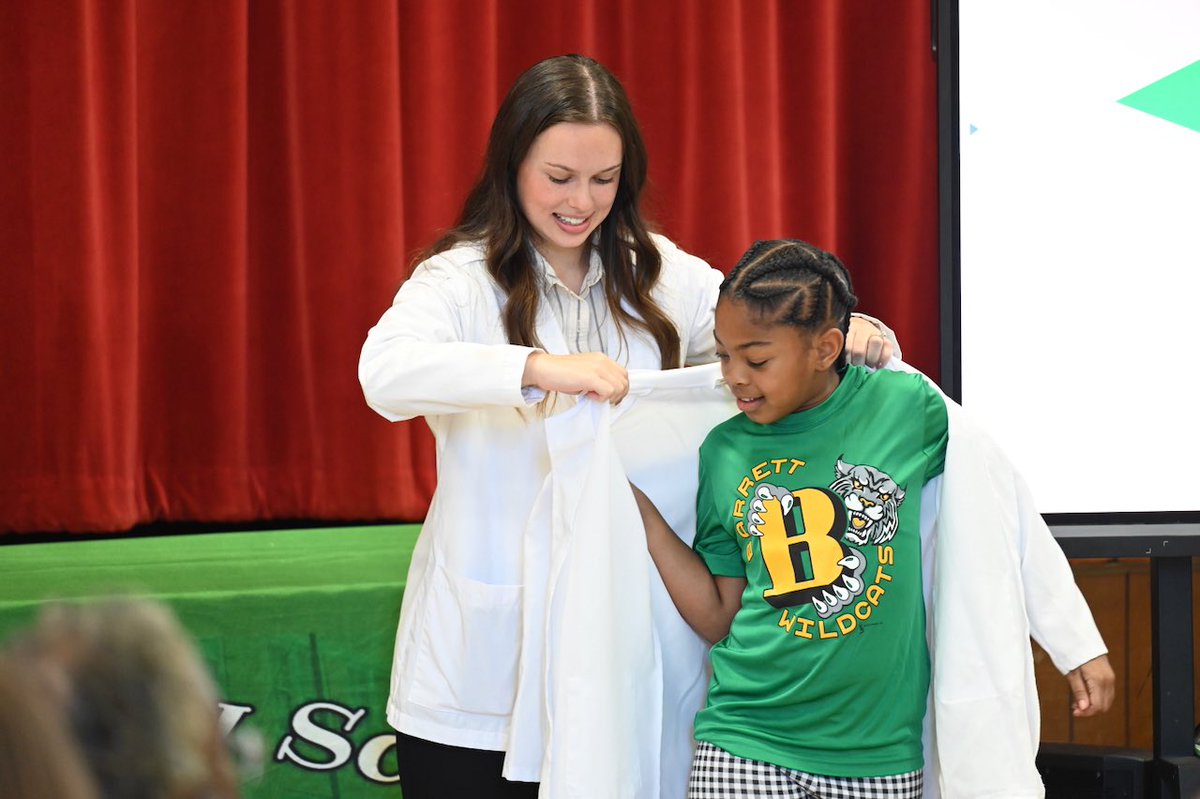 BhamCitySchools's tweet photo. What do you want to be when you grow up?ย ๐ฉ๐ฝโโ๏ธ๐จ๐พโ๐ฌ
Aspiring medical scholars at Barrett Elementary School received their white coats and recited the Hippocratic Oath today.ย #SuccessStartsHere ๐ฉบ
https://t.co/4mszmc8c6k https://t.co/I3Lby1Ksn5