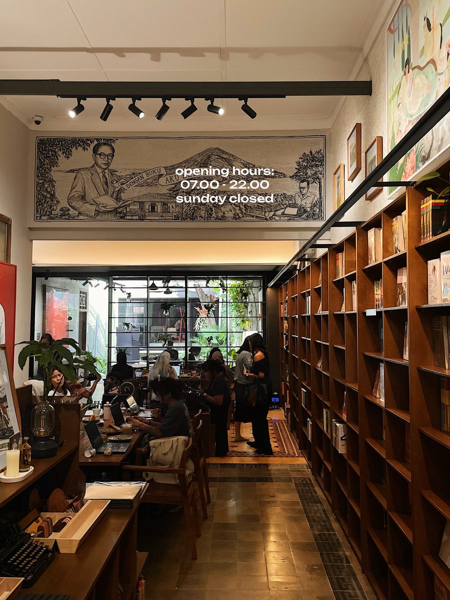 XiaoRodrig5q's tweet photo. What could be better than enjoying coffee while reading your favorite book in a lush, peaceful setting? If you love both, check out this new space in Menteng. Read, browse the collection, or take a book home. Spacious, green, calm, and cozy—a https://t.co/63bYk6zOUP