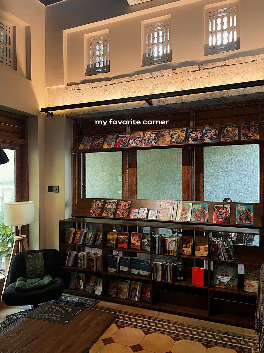 XiaoRodrig5q's tweet photo. What could be better than enjoying coffee while reading your favorite book in a lush, peaceful setting? If you love both, check out this new space in Menteng. Read, browse the collection, or take a book home. Spacious, green, calm, and cozy—a https://t.co/63bYk6zOUP