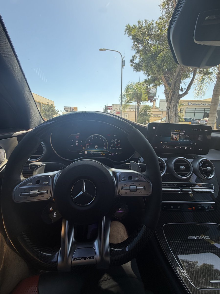 JCBAYC's tweet photo. Something’s wrong with my car, I’m gonna make a trade and fix it https://t.co/2vhoSbk9LQ