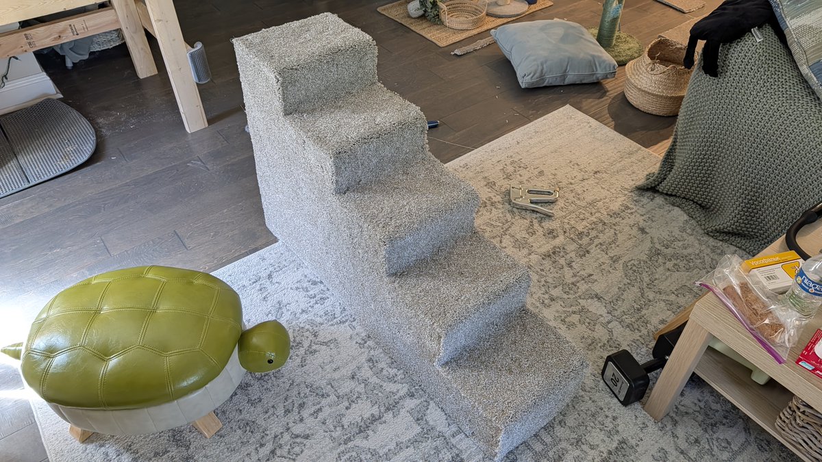 Limelon's tweet photo. Built and carpeted 3 stairs for Midnight. Unfortunately, she injured herself over a month ago and the vets believe she has nerve damage either in her spine or left rear leg. I built these so she can get up to her favorite spots without jumping.
She also requested a cup holder. 😆 https://t.co/CPwz3SLBq7