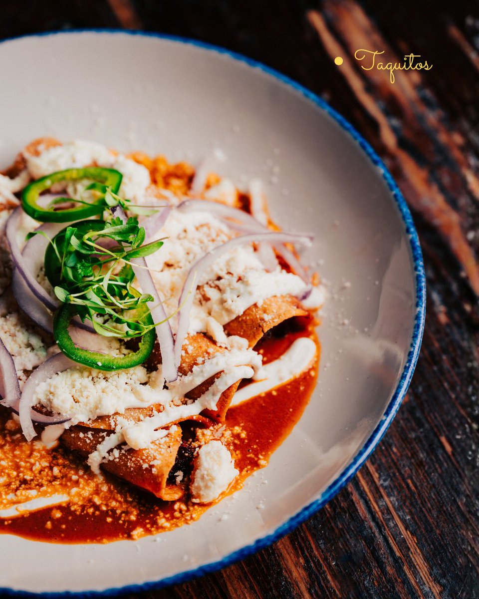 CasaRosaNash's tweet photo. One of everything, please🍽️ #CasaRosa https://t.co/kBXUj4Krcp