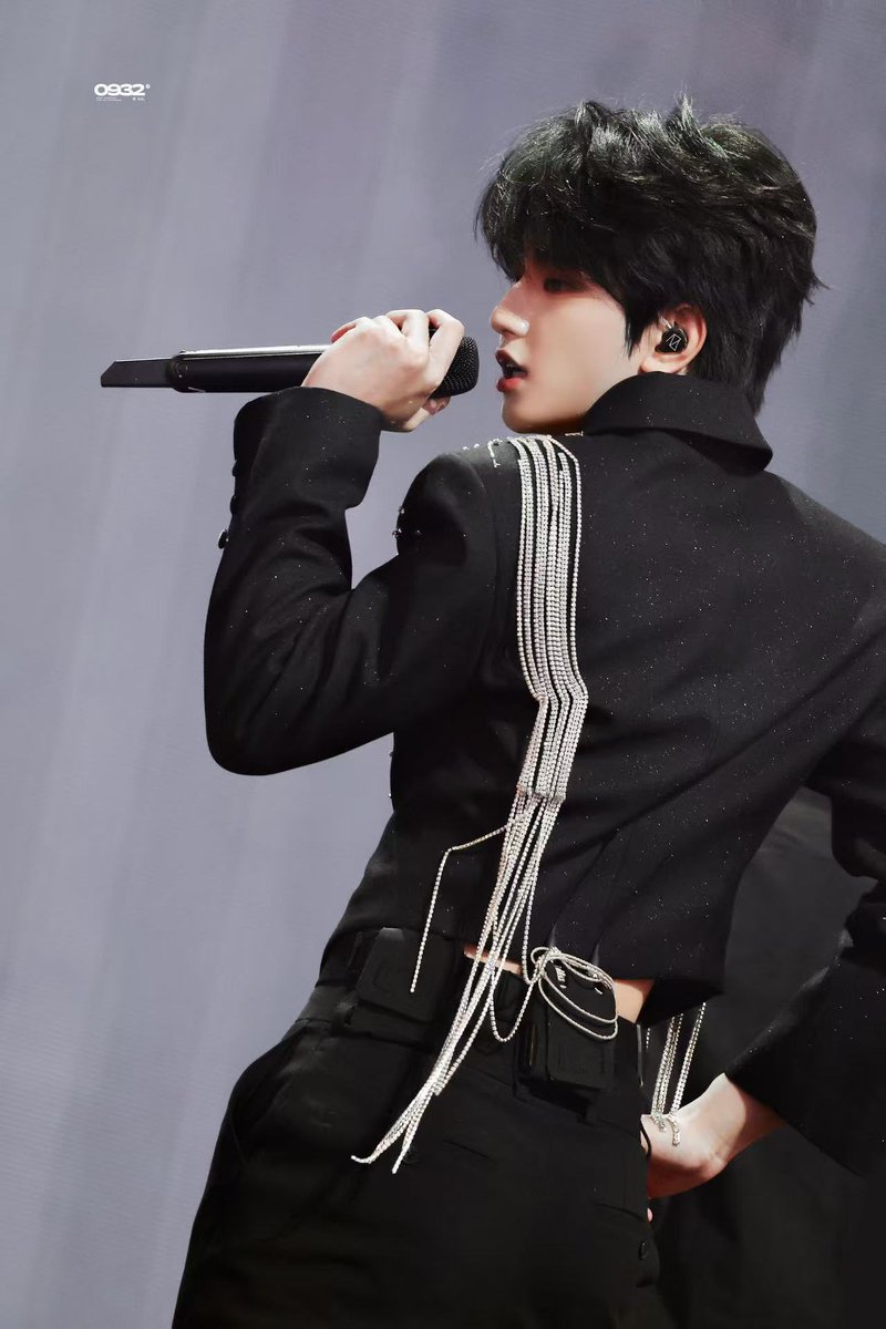 Anodize411's tweet photo. Here’s to an unforgettable Paris Fashion Week moment with MUZHICHENG leading the way.

ZHICHENG LOREAL SHOW
#MUZHICHENGxLorealParis
#MUZHICHENG https://t.co/in28yCZnZq