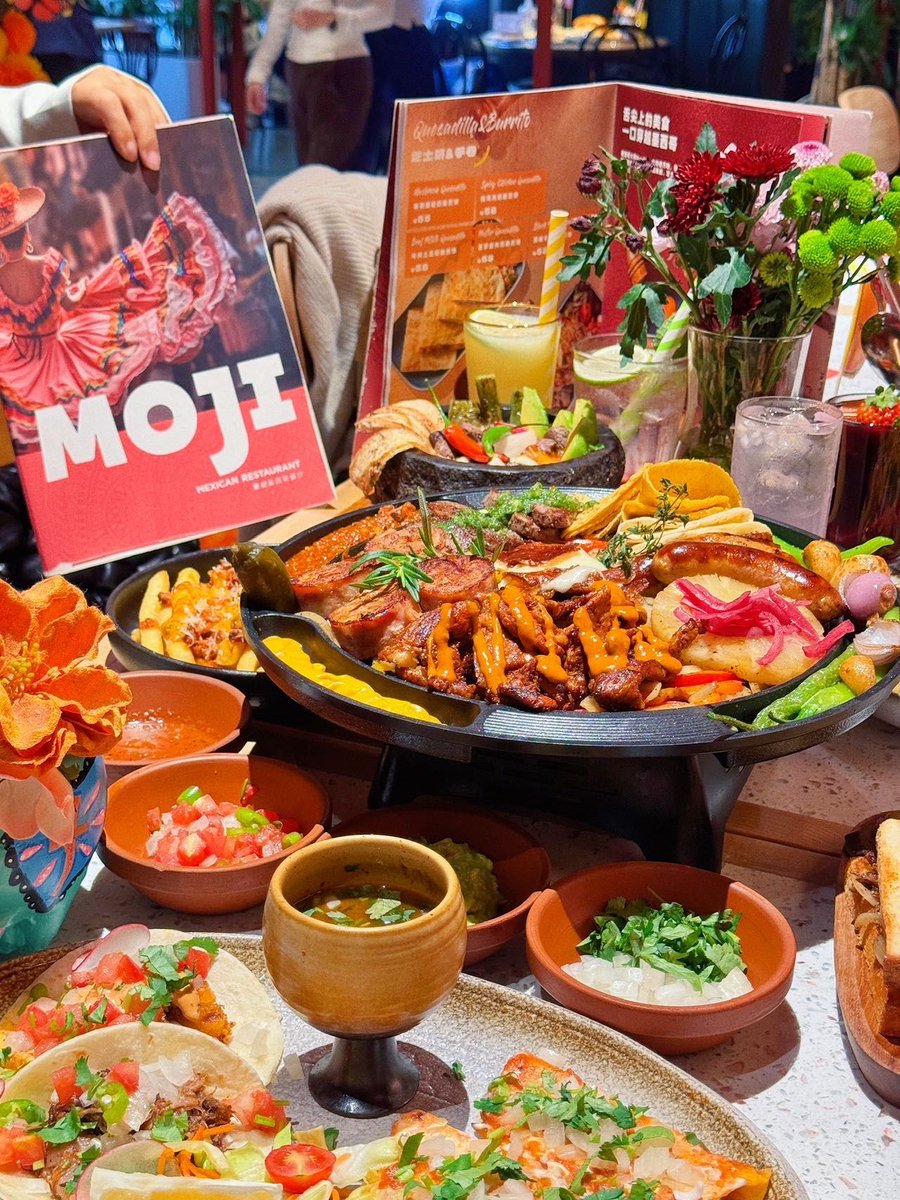 Bowdenvnlp's tweet photo. Plato especial de Día de Muertos! Mole poblano con tamales, un sabor que une tradición y memoria https://t.co/QRH2Gm3Xnu