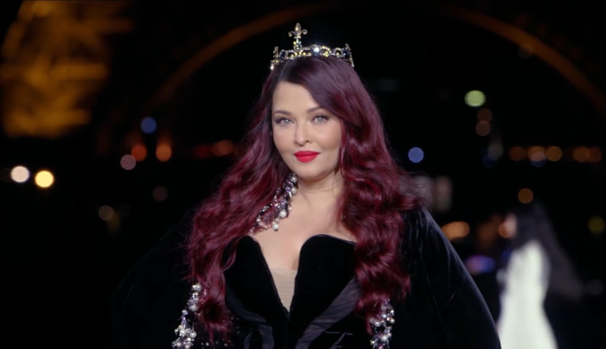 silamsiva's tweet photo. AISHWARYA RAI QUEEN OF THE WORLD https://t.co/Phlw00qsYb