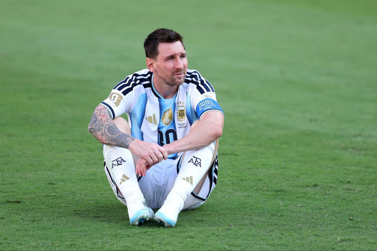 M10GOAT's tweet photo. ستكون هناك ترتيبات وعرض خاص لتوديع قائد المنتخب الأرجنتيني ليو ميسي بعد المباراة.

@nanisenra https://t.co/Ej3LxJUSMv