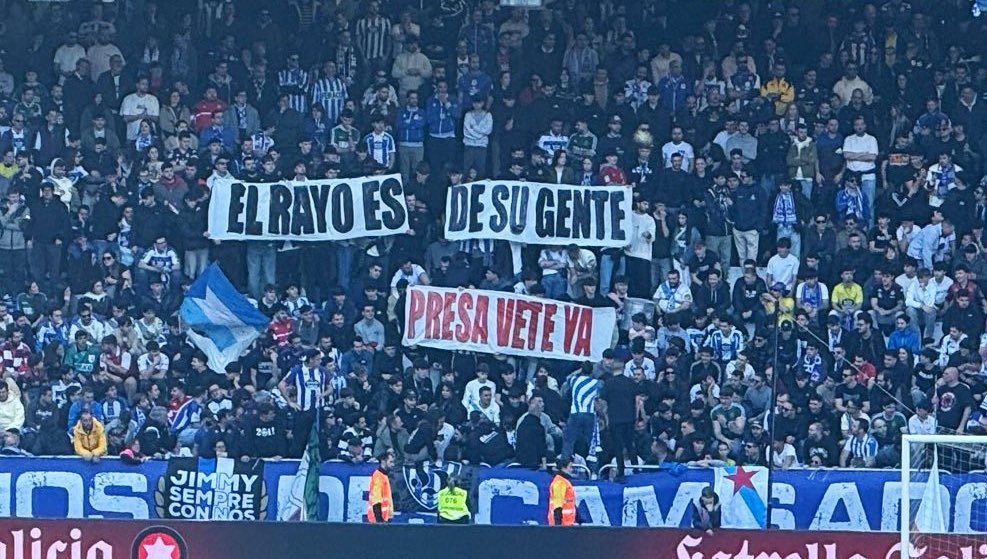 bukaneros92's tweet photo. Después desde innumerables apoyos desde todas partes de Europa se suman también A Coruña, Pamplona y Burdeos.

Sin rumbo, sin objetivos y sin cuidar al aficionado. No hay nadie al volante del @RayoVallecano.

Gracias, amigos. https://t.co/4zX6iOsppY