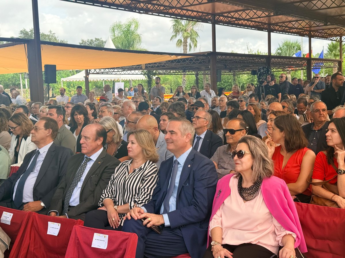 MaEnGirona's tweet photo. Participación de la Sra Cónsul General en la XXI  Edición del "Día Mundial del Turismo" de las Comarcas  de Girona, celebrada en el Castillo de Biart. https://t.co/kC8r8qCbu0