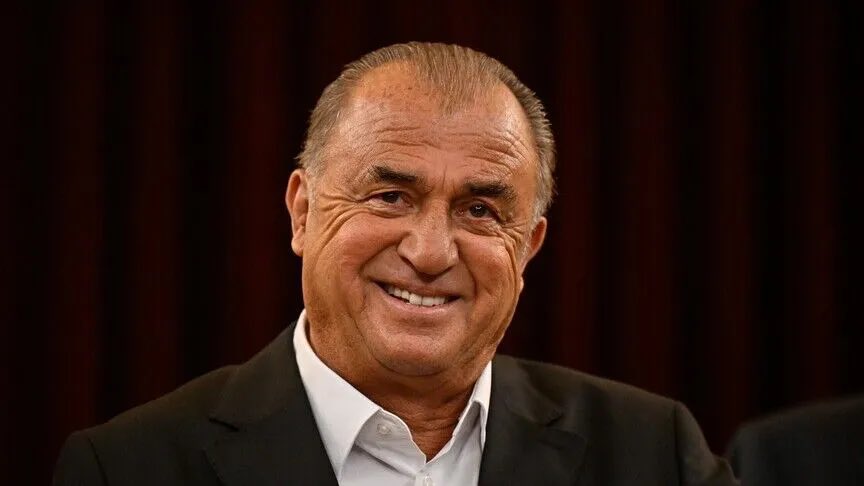 FahirEfendi's tweet photo. Türk hakemi olmayınca 3.panathiakos’u alıp 5. Yapıp kovulmuşsun 

Arabistan’a gitmişsin, 6. Al shabab’ı Alıp, 6.olarak bırakıp kovulmuşsun, Edirne dışına çıkınca hiçbir kulüpte 8 aydan fazla kalamamışsın 

Ve Yarım saattir Futbolu sen bulmuşsun gibi yorum yapıyorsun, bi sus artık https://t.co/pqckWlhxk1