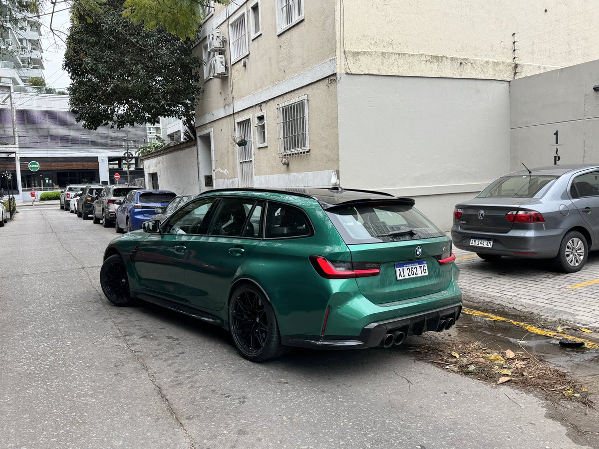 nicoschenquer's tweet photo. Hoy pude vivenciar por primera vez este misil balístico gracias a @LucasAbriata 
Mis 2 conclusiones post ride:
1. En un par de años post depreciación voy a comprar un M3 Touring sin lugar a dudas.
2. Llegamos al peak de performance para autos de calle? Se puede mejorar esto? https://t.co/P8z2bRJ4OJ