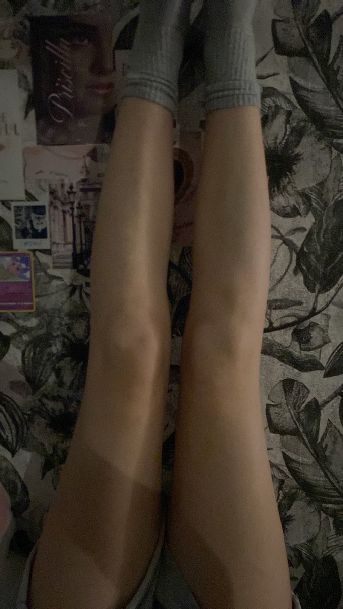 cinnamonsfawn's tweet photo. cant really tell wether or not my legs are getting slimmer https://t.co/LfTwBGxcnj