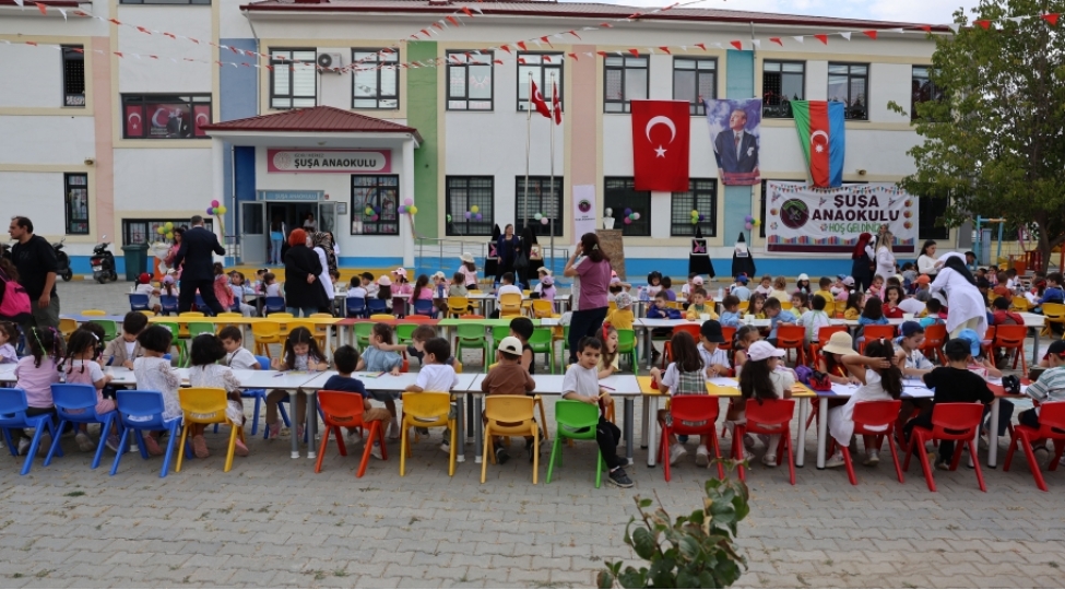 GabalaView's tweet photo. Azərbaycanın Qarsdakı baş konsulu Qoşqar Zeynalov “Şuşa” uşaq bağçasını ziyarət edib
Azərbaycanın Qarsdakı baş konsulu Qoşqar Zeynalov İğdır vilayətinə səfəri çərçivəsində “Şuşa” uşaq bağçasını ziyarət edib.
#Azərbaycan https://t.co/HDCDKhujNt