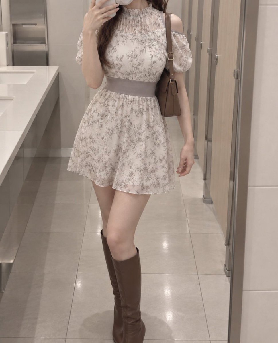 loricehu's tweet photo. 今年初ブーツなので、素敵な言葉もらえたら嬉しいなっ🥰

あみと今週も頑張るよっていう人もいたら、教えてね🫶🏻💝おはよ💕

 #いいねでDM #裏アカ女子 #ママ活 https://t.co/nlFakY0uxL