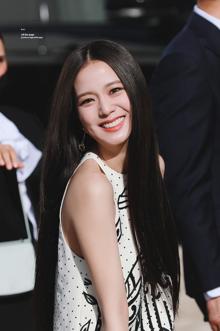 angelinagqbr's tweet photo. “Happiness is the secret to all beauty. There is no beauty that is attractive without happiness.” — Christian Dior

DIOR PRINCESS JISOO AT PARIS
#JISOOxDior #DiorSummer27 https://t.co/TbChA77KwM