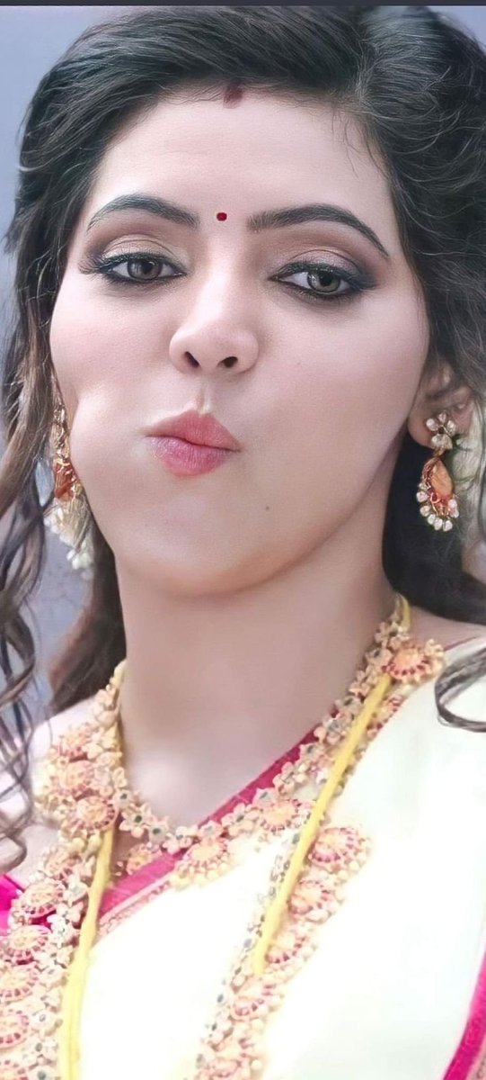 Goddess_Divyaa's tweet photo. If you are a sanskari and want to suck a moosal 🫦 and don't know how to ask for it just do this gesture looking ling area 🤤 https://t.co/j7ME1plgPb
