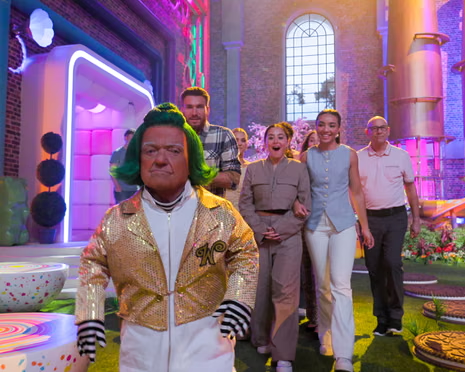 xtrapodcastbr's tweet photo. 🚨Semana de rodada dupla de episódios no Podcast!

Na QUINTA nós falaremos da FINAL do #MasterChefBR e na SEXTA daremos nosso veredito sobre "Wonka: O Bilhete Dourado", novo reality da @NetflixBrasil ;) #WonkasTheGoldenTicket 

Fiquem atentos! https://t.co/GrCHPjCcI4