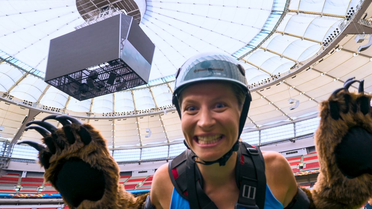 AmazingRaceCBS's tweet photo. Please bear with us while we wait for the premiere of Season 39! 🐻 #TheAmazingRace returns to @CBS with an all-new season WEDNESDAY at 9:30pm! https://t.co/MgpQo5f4SK