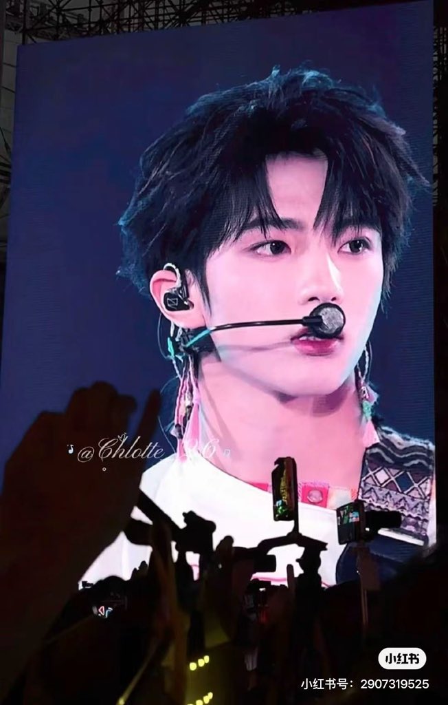 Xxxiaoly's tweet photo. From his visuals to his stage presence, Zhicheng is perfection in motion. 

ZHICHENG LOREAL SHOW
#MUZHICHENGxLorealParis
#MUZHICHENG https://t.co/5aExAqWJAb
