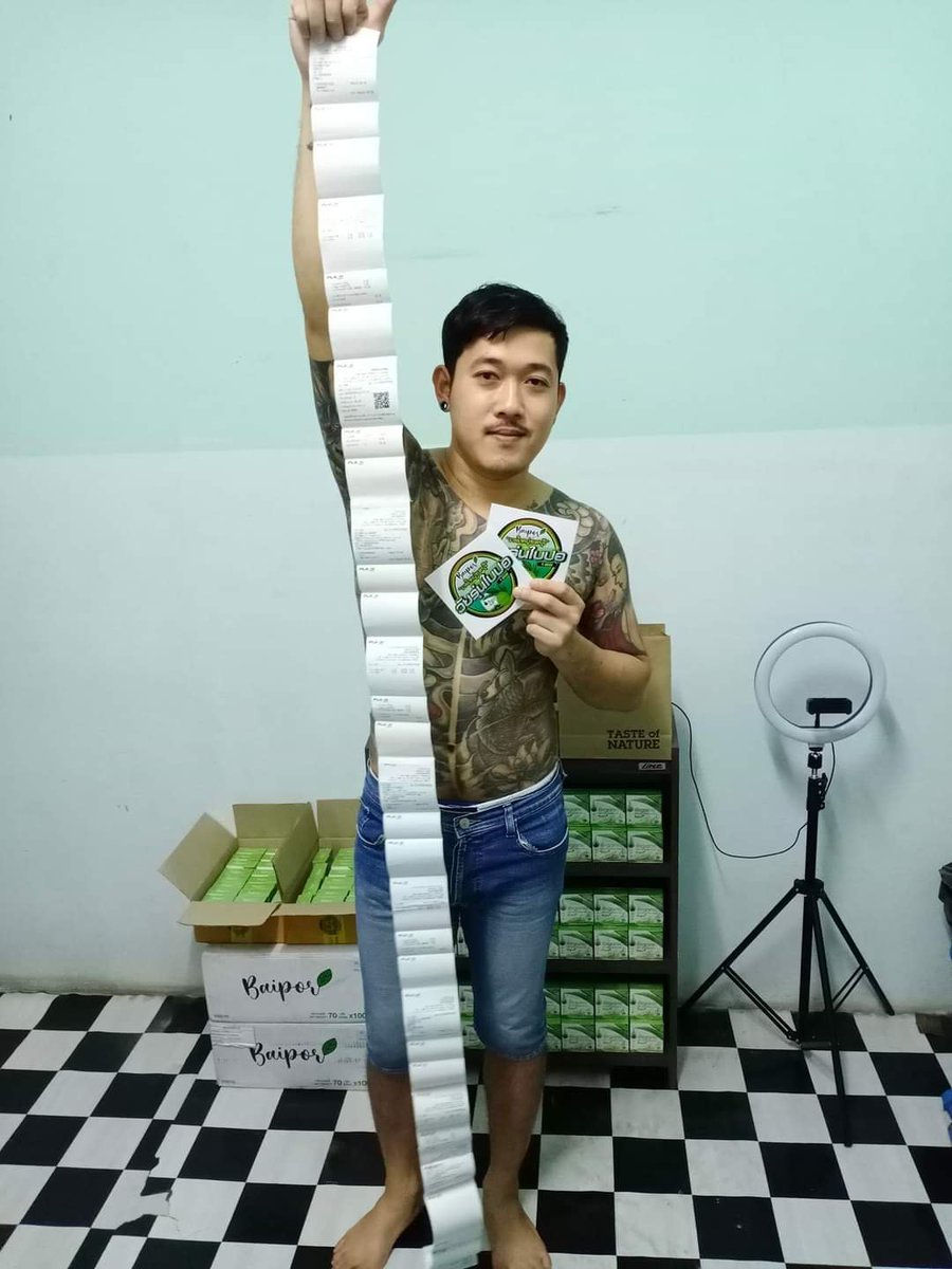 JTharaton's tweet photo. มองซ้ายได้ มองขวาได้ แต่อย่ามองข้ามนะ มันไม่น่ารักเลย 😂☺️
#พรุ่งนี้พร้อมส่งถึงห้องนอน🤭 https://t.co/nkpYnnT4UF