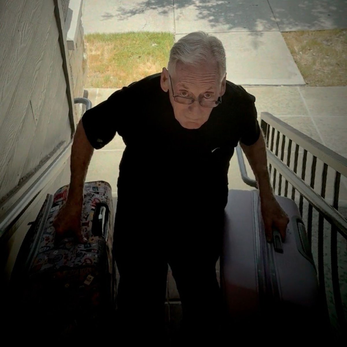 Dexerto's tweet photo. GoFundMe shut down a fundraiser for an 81-year-old man working to pay for his wife's cancer treatment

The platform says his daughter posed as a "neighbor" and violated its ToS, forcing $745,000 to be refunded to donors https://t.co/EjsJ2nIQgh