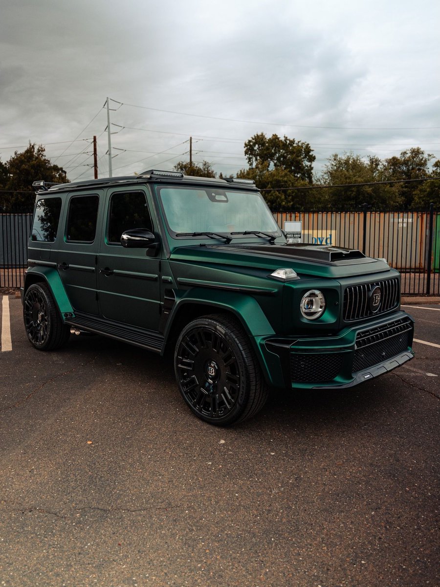 TheAutoHub's tweet photo. Mercedes-AMG G63 Brabus https://t.co/yC3FXbZ3KQ
