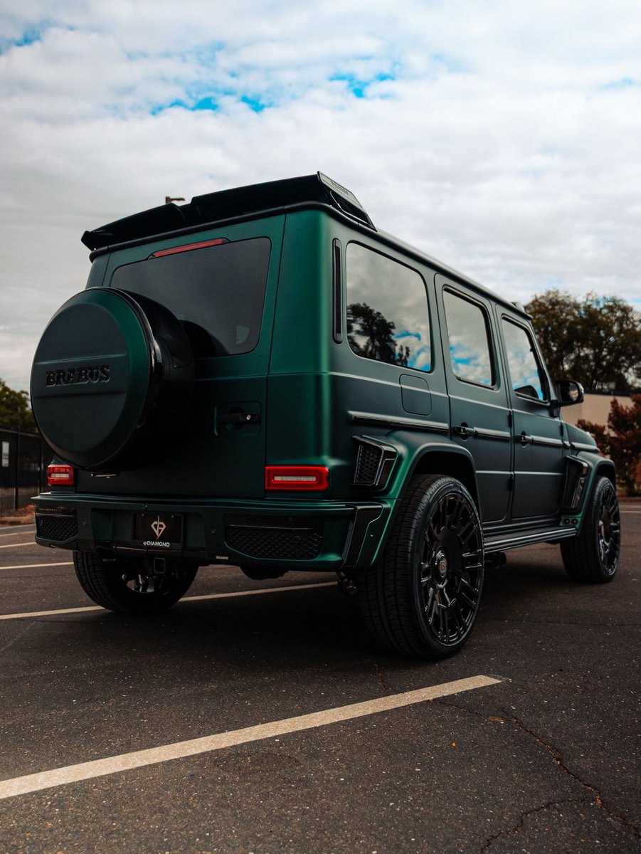 TheAutoHub's tweet photo. Mercedes-AMG G63 Brabus https://t.co/yC3FXbZ3KQ