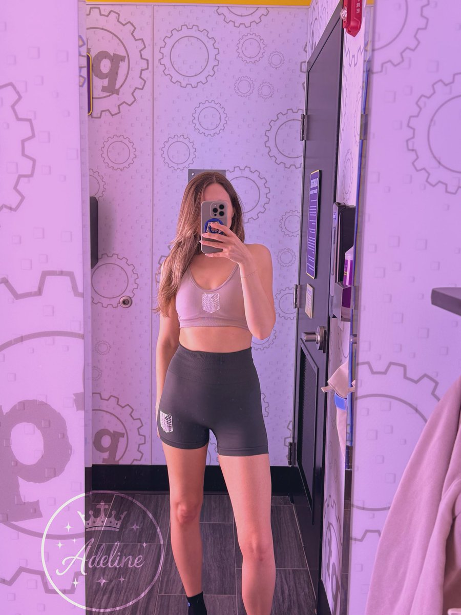 AddieVerseXO's tweet photo. Gym. Tan. Collect wallets. 💋

You know… the usual. https://t.co/AWX8UNfcFP