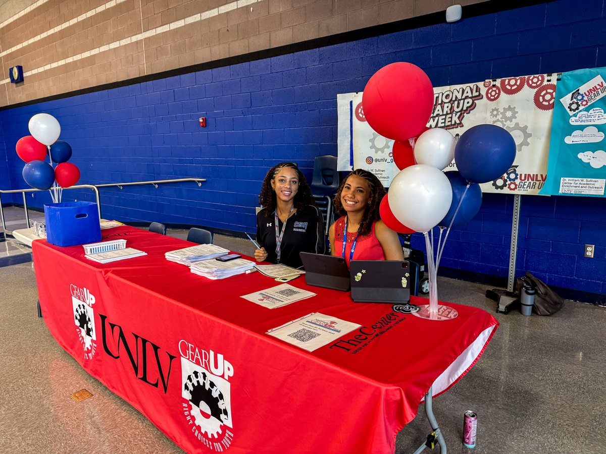 UNLVTheCenter's tweet photo. GEAR UP Week is LIVE at Desert Pines! ποΈ β¨
This past week our GEAR UP team put on a scavenger hunt with giveaways and the full scoop on how we're helping our students crush their goals this year. π
#UNLV #CAEO #GEARUP #GEARUPWEEK #DesertPines https://t.co/6Z6QojWyIB