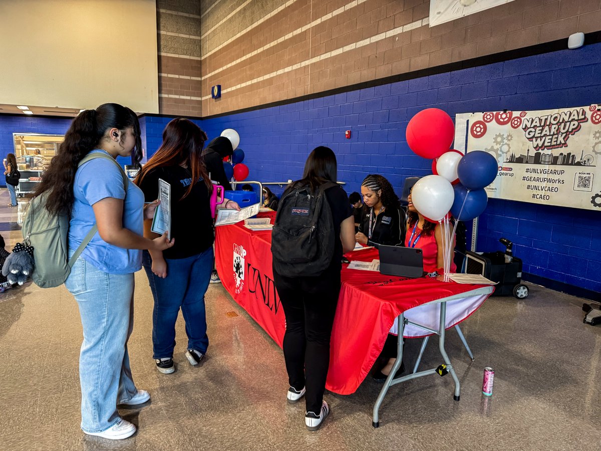 UNLVTheCenter's tweet photo. GEAR UP Week is LIVE at Desert Pines! ποΈ β¨
This past week our GEAR UP team put on a scavenger hunt with giveaways and the full scoop on how we're helping our students crush their goals this year. π
#UNLV #CAEO #GEARUP #GEARUPWEEK #DesertPines https://t.co/6Z6QojWyIB