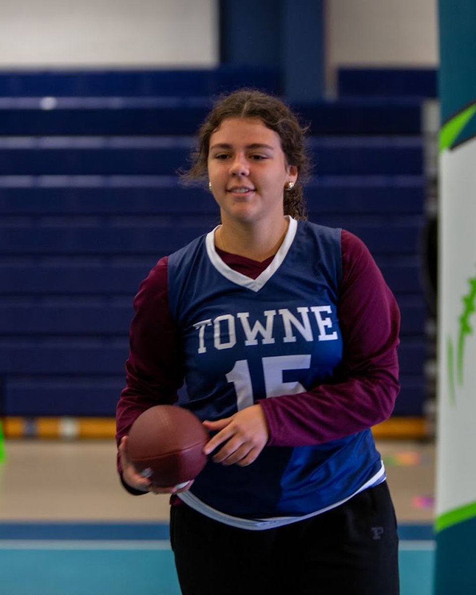 flyfwd_'s tweet photo. What do girls in sports look like?

They look like teammates, leaders, and confidence in motion.

See what happens when girls have the opportunity to play, compete, and be part of something bigger. ➡️ https://t.co/xoWLKQSGoA