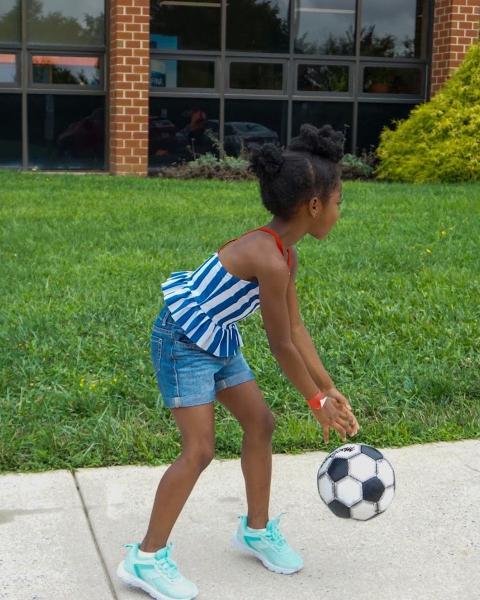 flyfwd_'s tweet photo. What do girls in sports look like?

They look like teammates, leaders, and confidence in motion.

See what happens when girls have the opportunity to play, compete, and be part of something bigger. ➡️ https://t.co/xoWLKQSGoA