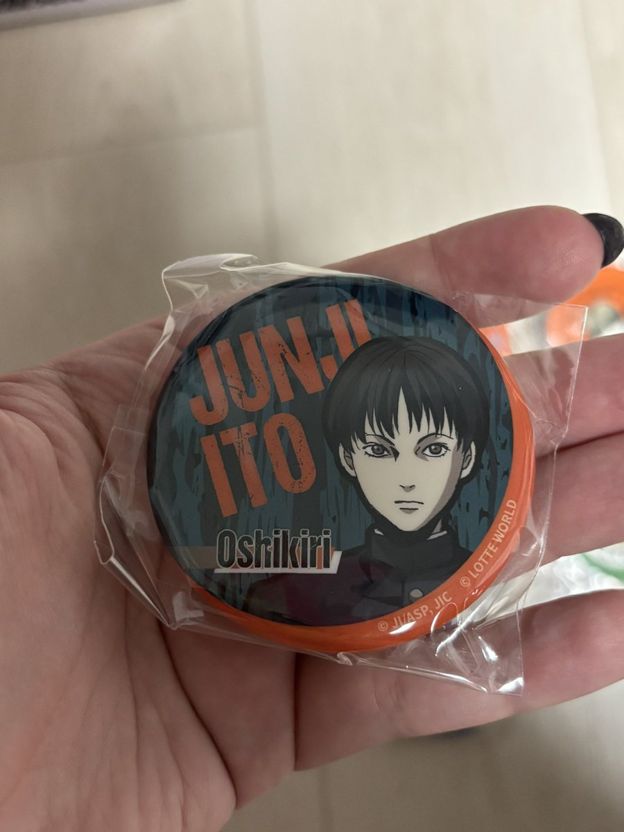 dowoonsacutie's tweet photo. Junji Ito Lotte World

These are my dupes from the random gacha machines at Lotte World for the Junji Ito collab. I’m selling them at the same price I bought them for.

Keycap keyring- 9,000₩ ($7)
Hologram pin button- 5,000₩ ($4)
Metal pin badge- 8,000₩ ($6)

Message to buy https://t.co/KJPgrIfgVX