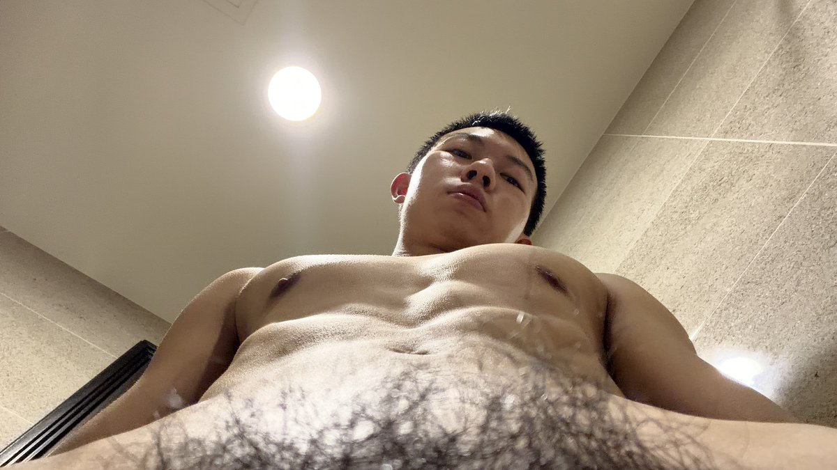 youzhen89's tweet photo. 不要往右滑👅 https://t.co/otL0r8rC8Y