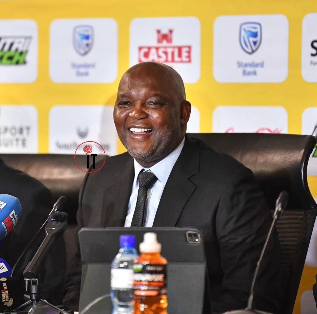 Dwabaman_ZA's tweet photo. We are going to defend this Sundowns legend until he finishes his term. 👏🏾🤞🏾🙅🏾 https://t.co/AZmftQ5Qpf