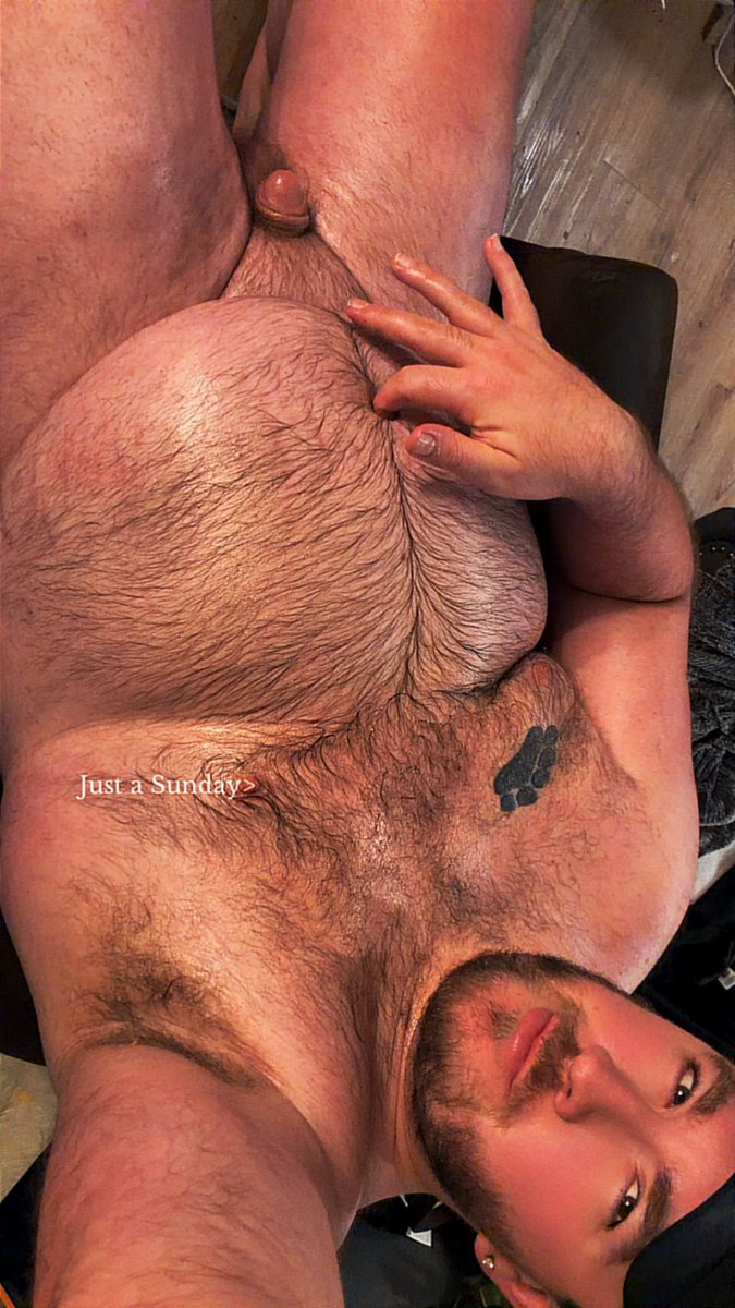 GainerPig9's tweet photo. Showin off this huge body and tiny dick 😈🐷 

#Gainer #TinyDick #Belly #SmallPenisCelebration https://t.co/4KENGS4lrO
