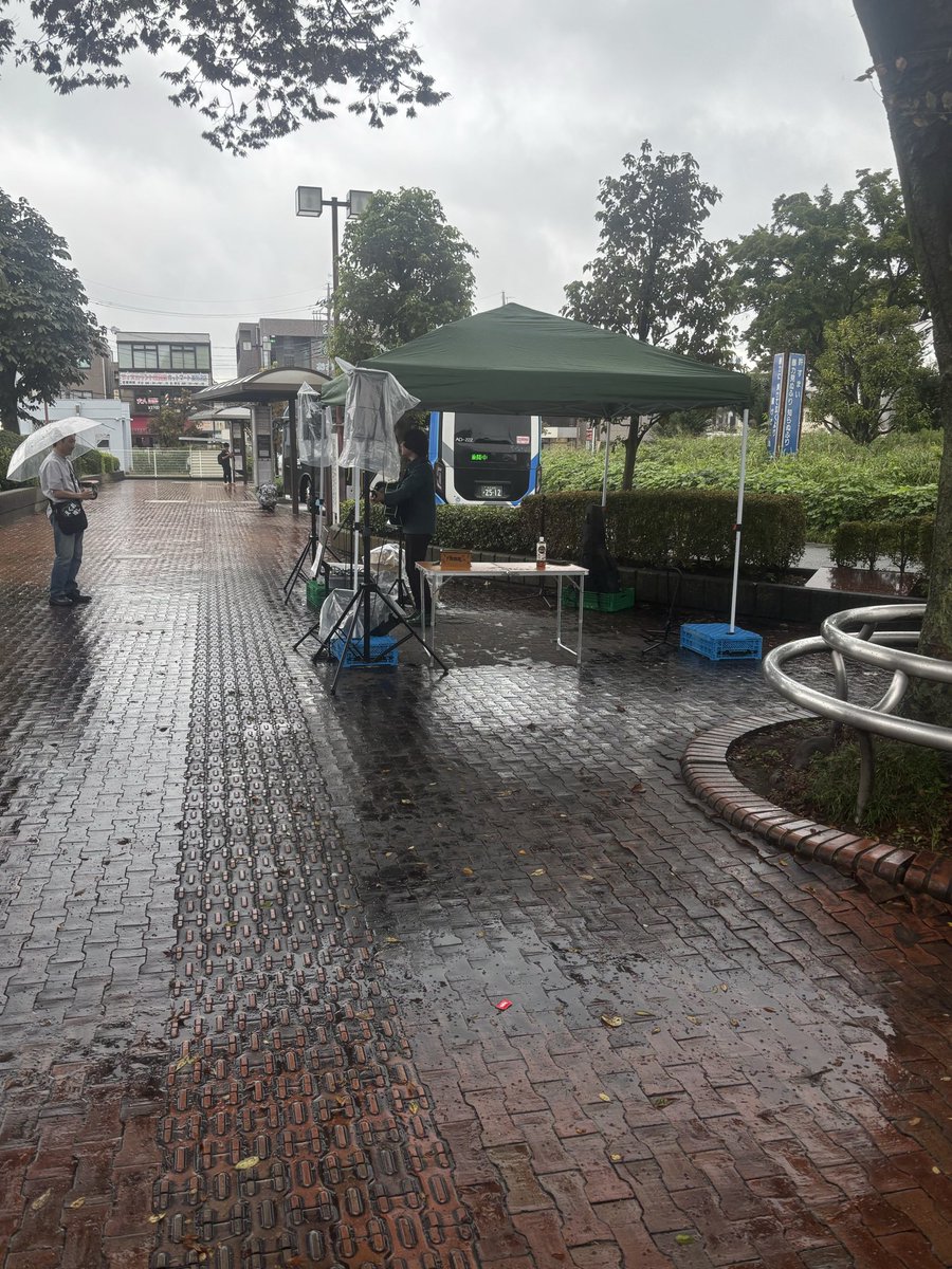 RedEX_special's tweet photo. @MatsugouTokoro 9/26てすが、雨の中、東所沢駅北側ロータリーでみみずくいちばに参加してたのですが、お昼頃開智所沢へ向かう幼児と父兄か沢山いました。何か学校説明会でもあったのでしょうかね？ https://t.co/khwxvQDFbq