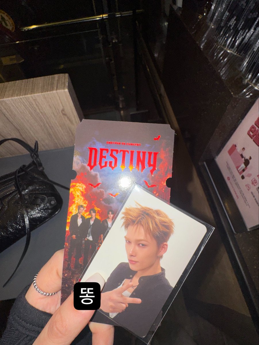 aixitteruz's tweet photo. 또보고싶은엔하이픈브이알콘서트입니다 . ^ ^ 🪽 https://t.co/nhYANpx7xm
