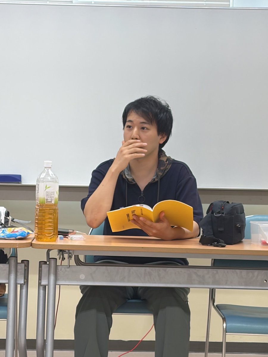BUTAIsk's tweet photo. サンブンノイチに来てくれた人へお知らせしましたが、ここでも改めてお知らせです！

来月の16日から18日に
僕が主宰の団体が福島で公演します！
会話劇×弾き語り
ダメ人間の成長物語です！！
爽やかな気持ちになれると思います🎸
https://t.co/WNO3ATo25E
後日配信のチケット
https://t.co/XOyzaS4EBh https://t.co/54ggb5JD70