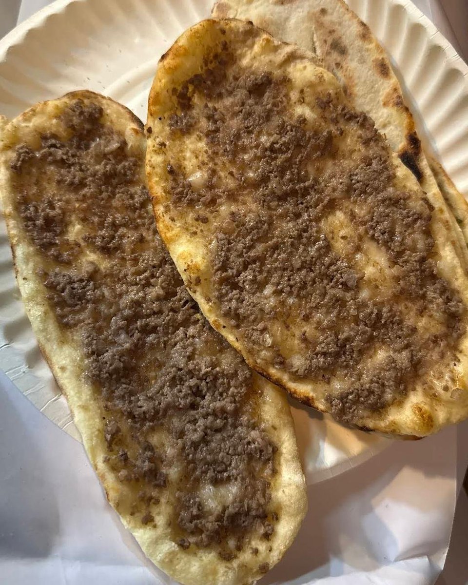 YallAmkenah's tweet photo. بوفية فارس الغامدي (فرن أبو جمعة) 🫓 | الرياض - حي الديرة 📍

خبرة أكثر من 44 سنة ويعتبر من أساطير الفطائر بالرياض 👌
⭐ تقييمه 4.4 في قوقل ماب https://t.co/2PSFq6IpmG