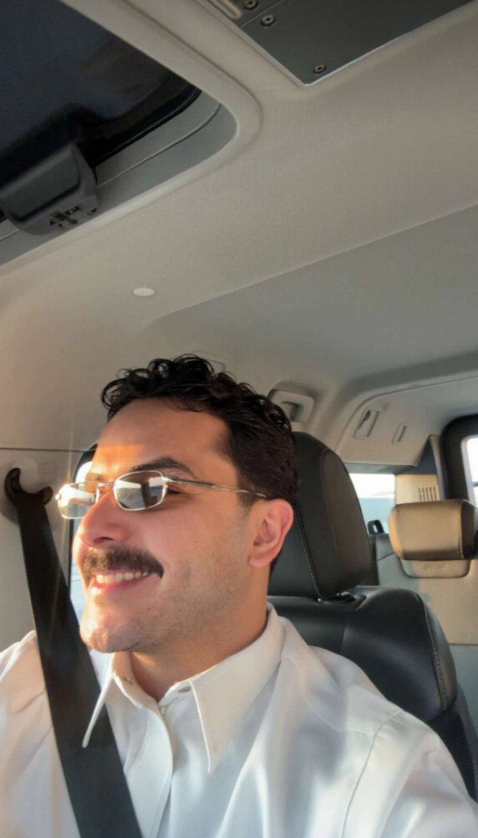 f33n22d11's tweet photo. مسهم بالخير والعافية يارب 🤍 ✨
نعيما يالأمير 🤍🦅✨

#سلطان_بن_نايف ||@snaif111 https://t.co/OurZTcbD6O
