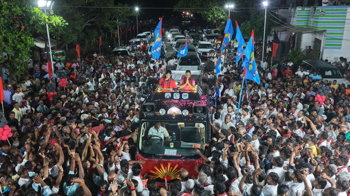 KanimozhiDMK's tweet photo. தாராபுரம் சட்டமன்ற இடைத்தேர்தலில் போட்டியிடும் கழக வேட்பாளர் திருமிகு. எஸ்.சுகன்யா அவர்களை ஆதரித்து கோவிந்தாபுரம் பகுதியில் பரப்புரையில் ஈடுபட்டேன்.

தமிழ்நாட்டின் சட்டம்-ஒழுங்கைச் சீரழித்து மக்களை அச்சத்தில் உறைய வைத்திருக்கும் அவல ஆட்சிக்கு மக்கள் தேர்தலில் படுதோல்வியைப் பரிசளிப்பார்கள். 

தாராபுரத்தில் உதயசூரியன் உதிப்பதை மக்களின் ஆர்வமான பங்கேற்பு உறுதி செய்தது.

#VoteForDMK