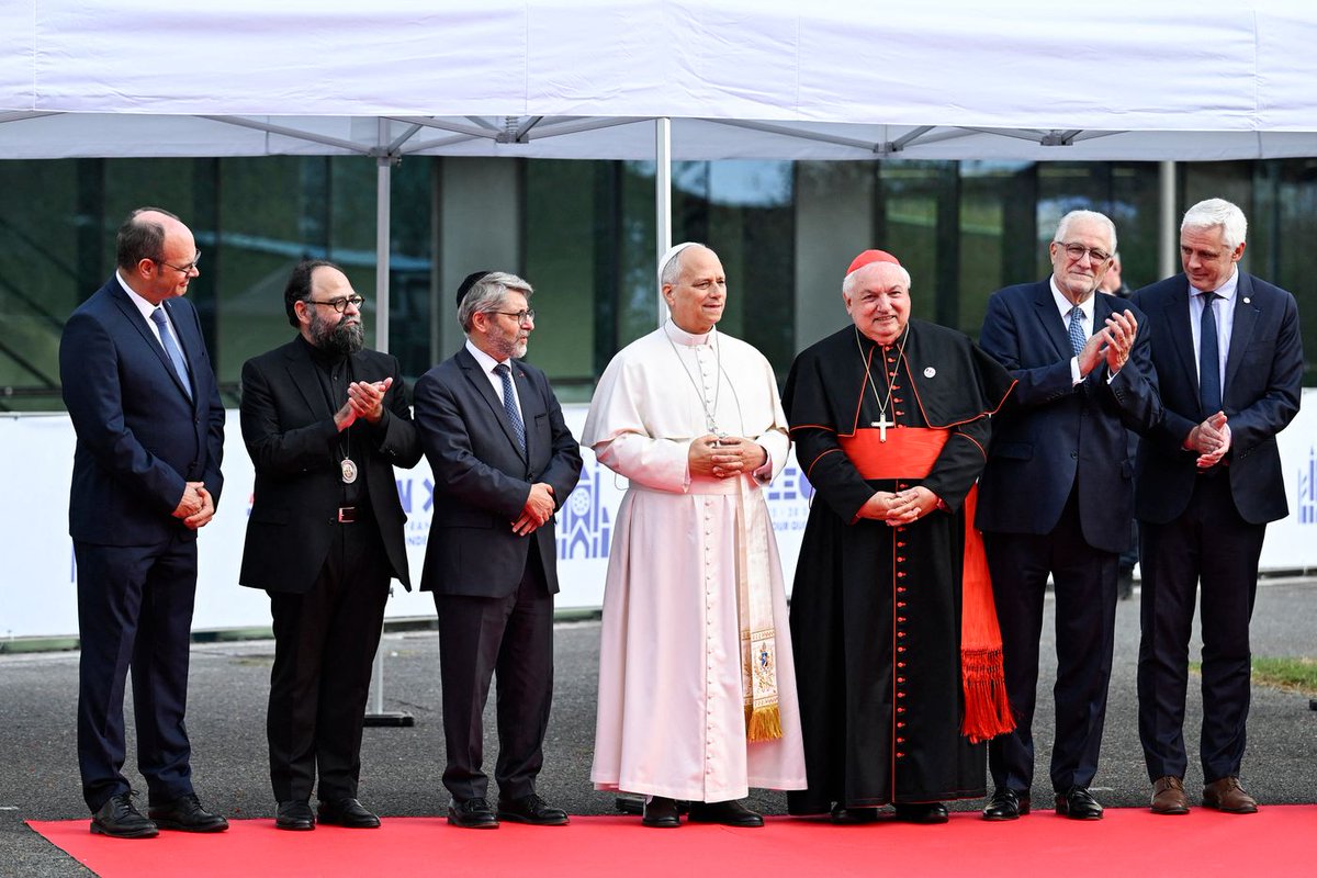 Miguelquinta's tweet photo. 1/ HACIA LA RELIGIÓN MASÓNICA UNIVERSAL: LA APOSTASÍA DE METZ

Seis «responsables de cultos» firman ante León XIV un llamamiento a la paz. Dios aparece una vez, para decir que no se le puede invocar. Cristo, ninguna. https://t.co/hnk8ziRiaj