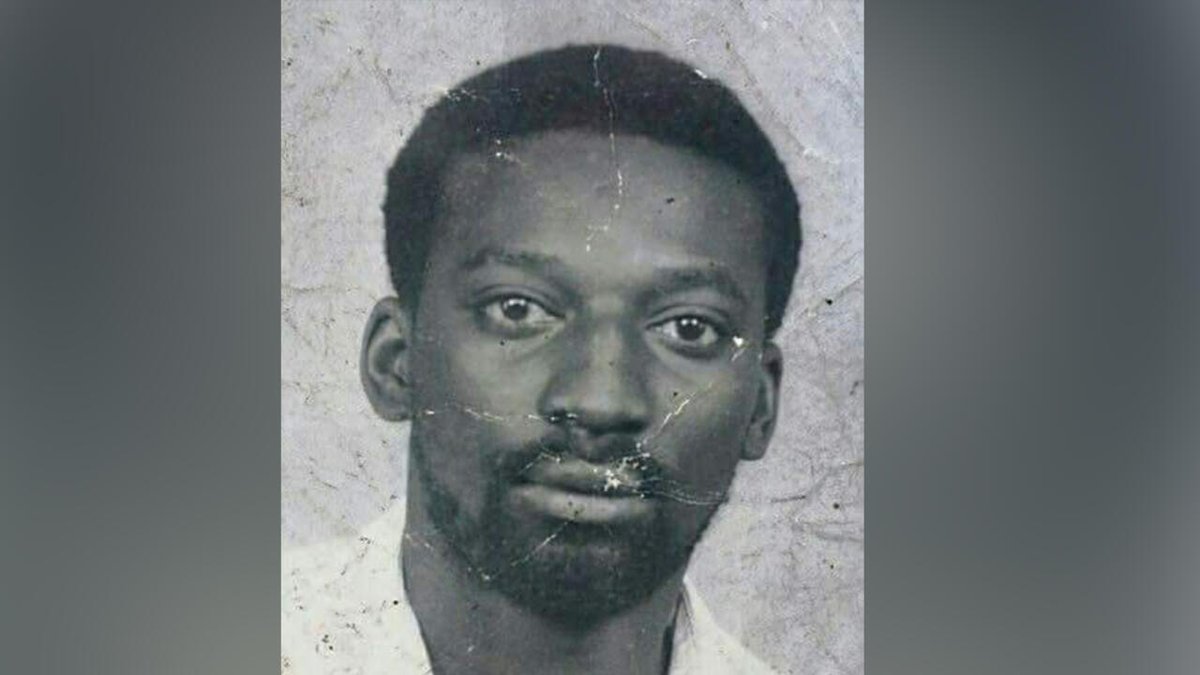 RFIAfrique's tweet photo. Enquêtes africaines – Omar Blondin Diop, plutôt la mort que l'esclavage https://t.co/KMkfdEF8ip https://t.co/fy3UNdlU7a
