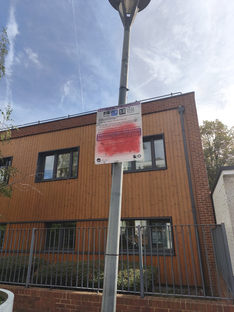BICWO2014's tweet photo. 🚨 Signage has been sprayed, and access continues to remain blocked. @HarcaPoplar

@LETTA_Trust are you concerned about your students as much as we are as residents?

Photo taken today. https://t.co/JhwxLPvjgQ