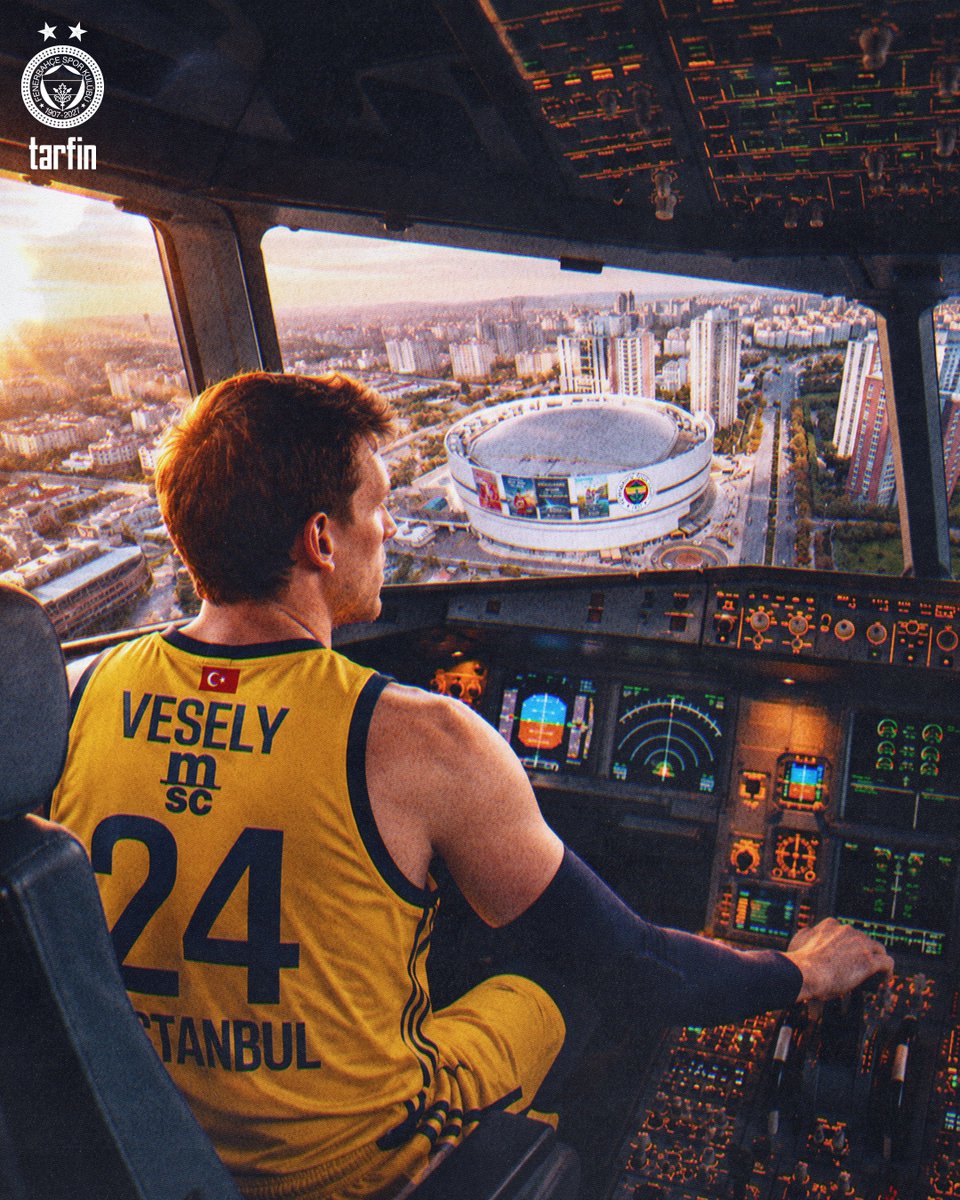 FBBasketbol's tweet photo. Vesely Airlines bir kez daha Ataşehir semalarında! ✈️

Geçtiğimiz sezon sonunda aktif sporculuk kariyerini sonlandırdığını duyuran Sarı Mirasımızın en özel isimlerinden Jan Vesely, yarın akşam 20.45'te FC Bayern Münih’i konuk edeceğimiz mücadelede Ülker Spor ve Etkinlik Salonu'nda bizlerle olacak.

Jan Vesely için hazırladığımız özel seremonide sen de tribündeki yerini almayı unutma!

#YellowLegacy #EuroLeague