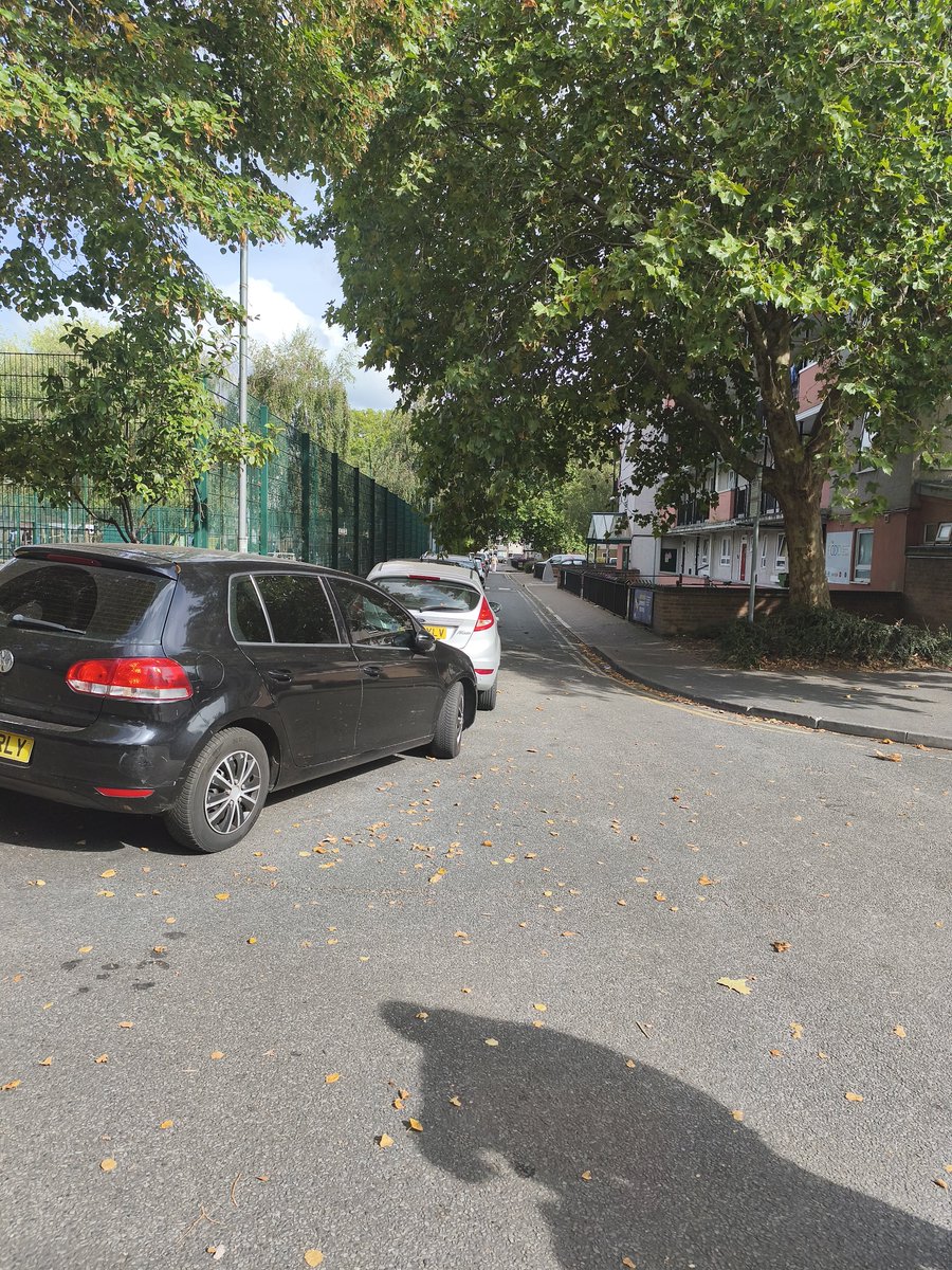 BICWO2014's tweet photo. 🚨 Signage has been sprayed, and access continues to remain blocked. @HarcaPoplar

@LETTA_Trust are you concerned about your students as much as we are as residents?

Photo taken today. https://t.co/JhwxLPvjgQ