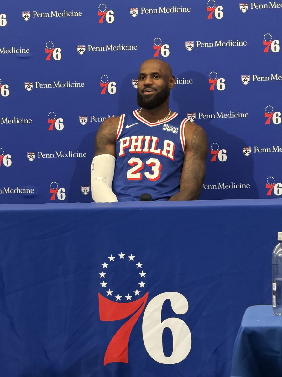 BronMuse's tweet photo. FIRST LOOK AT LEBRON JAMES IN HIS SIXERS THREADS 🔥🔥🔥

HISTORIC 🐐. https://t.co/CmoYrlWLOJ
